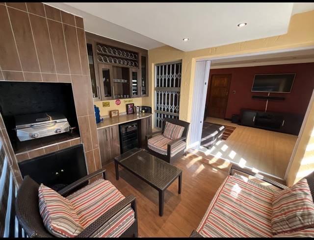 3 BEDROOM TOWNHOUSE FOR SALE IN ABRAHAMSRUST